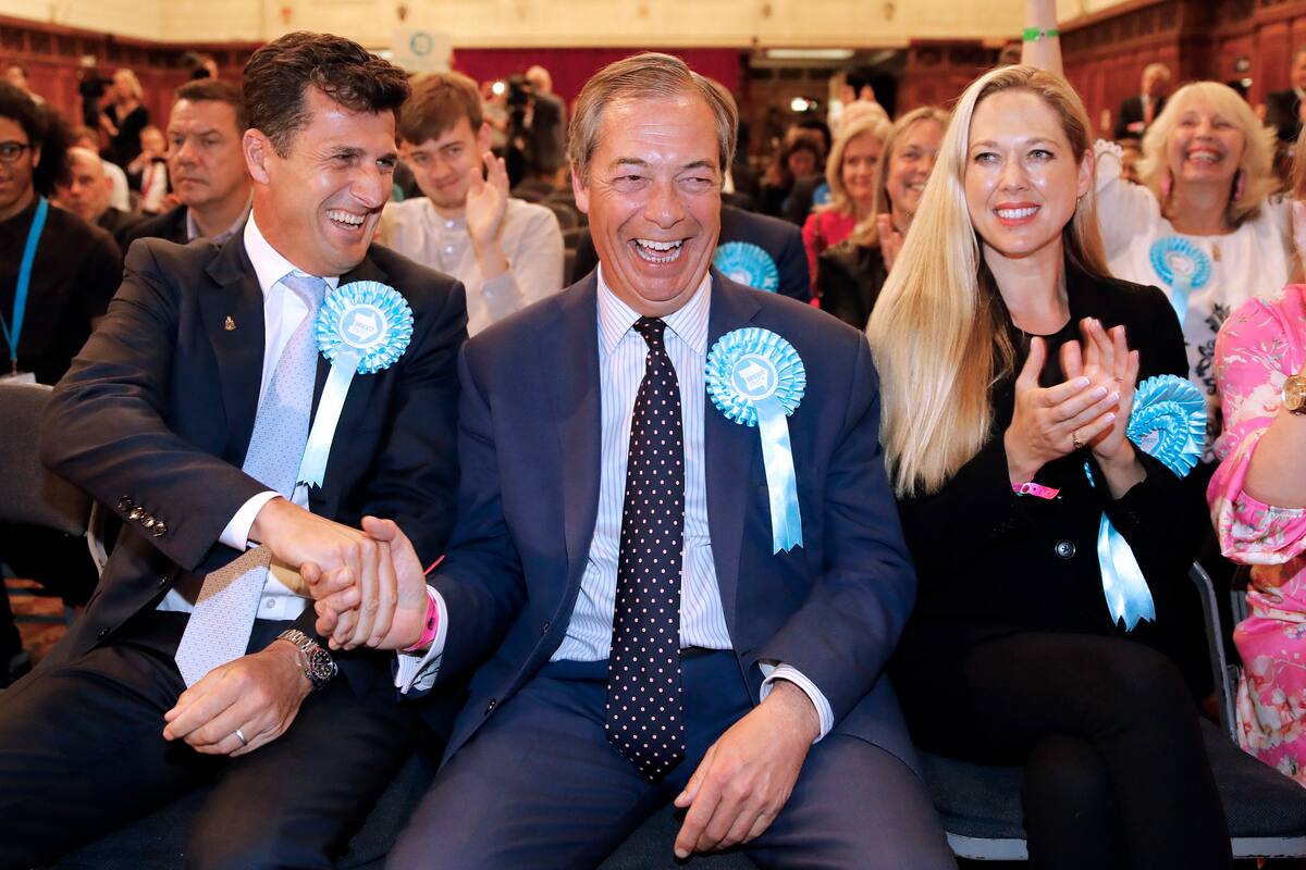 Victoria de Farage aumenta la presión hacia un Brexit duro