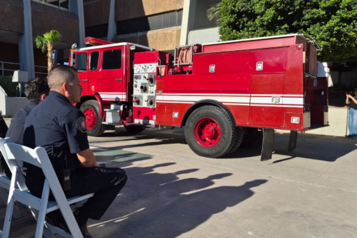 Entregan a bomberos del Valle de Mexicali nuevo camión para el poblado Carranza