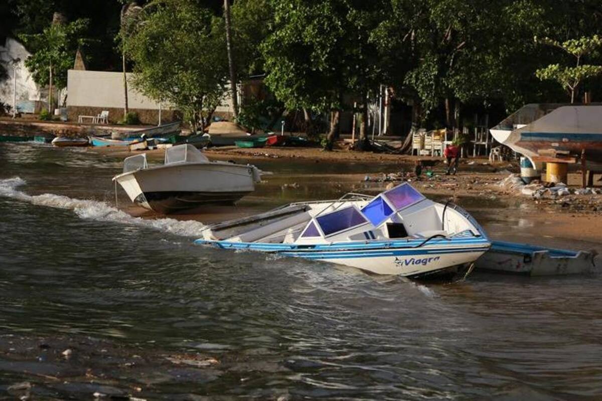 Su trayectoria es errática: "Lorena" se aproxima al Golfo de California