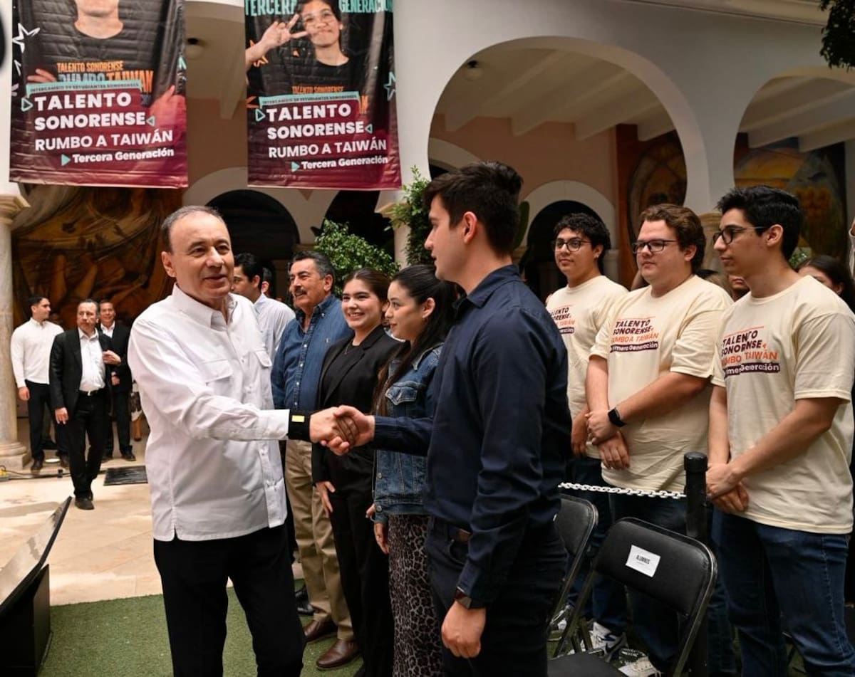 Los estudiantes sonorenses se capacitaron durante 10 meses en Taiwán en semiconductores y electromovilidad.