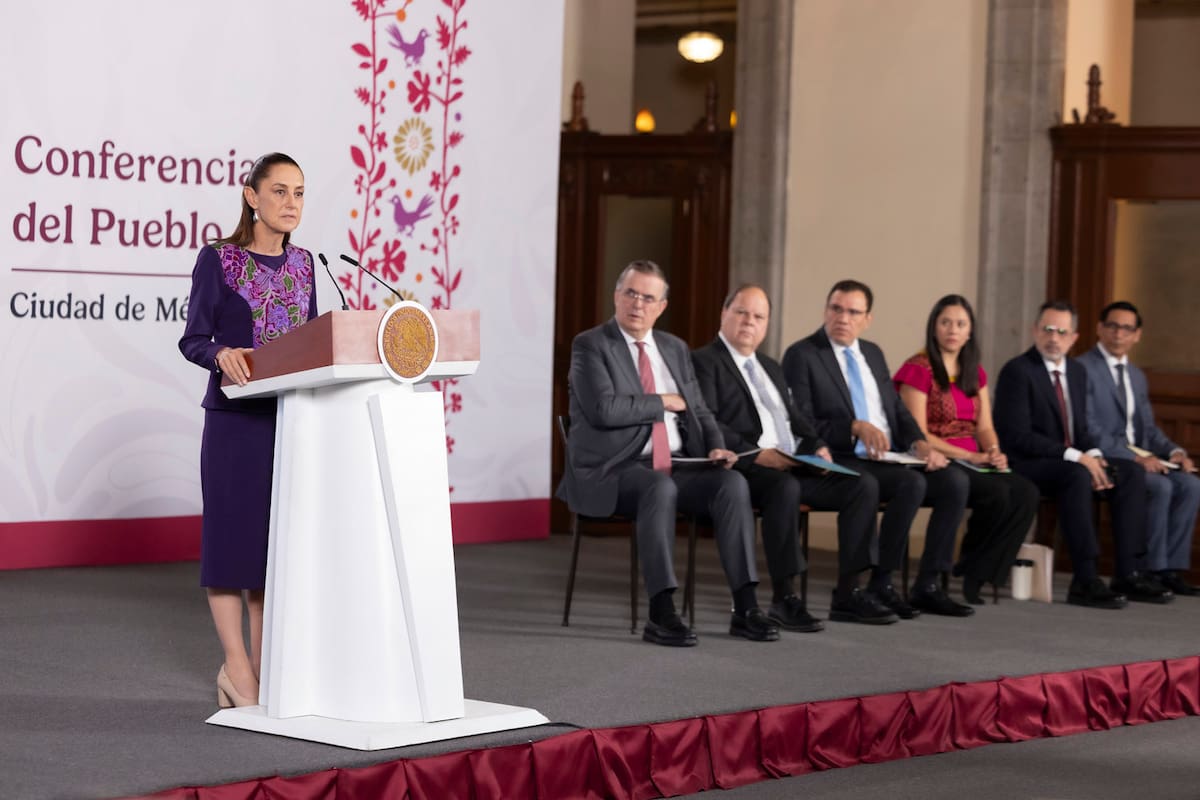 La doctora Claudia Sheinbaum Pardo, presidenta Constitucional de los Estados Unidos Mexicanos en Conferencia de prensa matutina “Conferencia del Pueblo” en el Salón Tesorería de Palacio Nacional. |Foto: Gabriel Monroy / Presidencia
