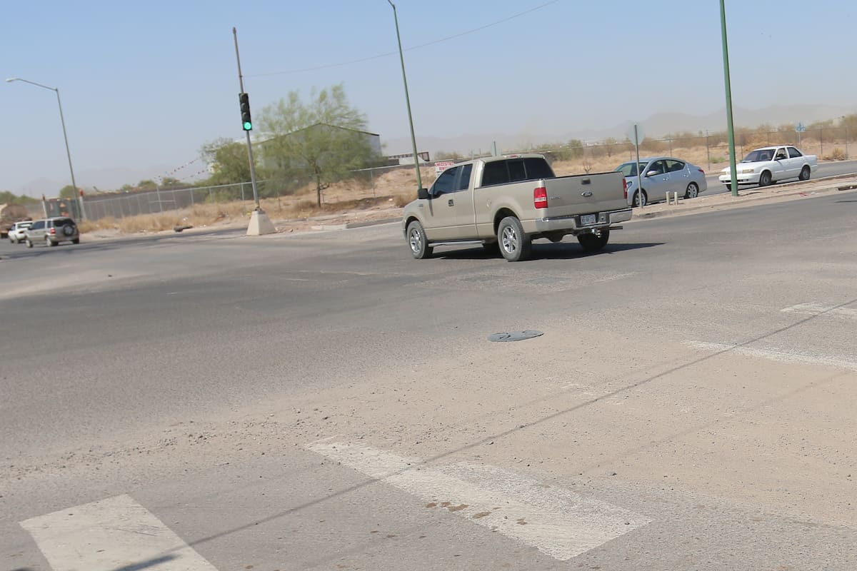 Piden vecinos iluminar cruce de Quiroga y Camino del Seri