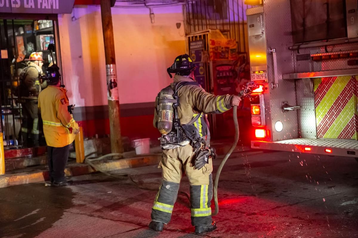 Controlan incendio en tienda de la colonia México Lindo