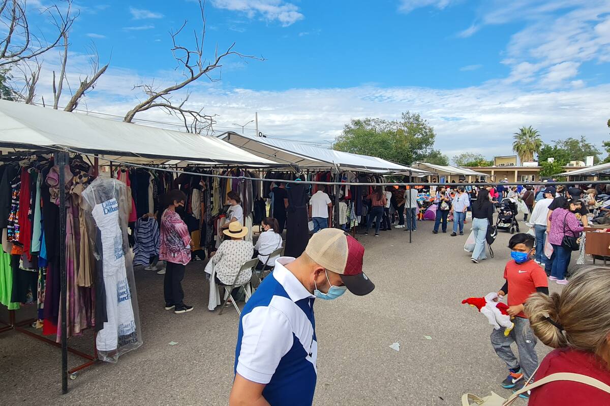 Acuden hermosillenses al "Gran Bazar" del Seminario Mayor