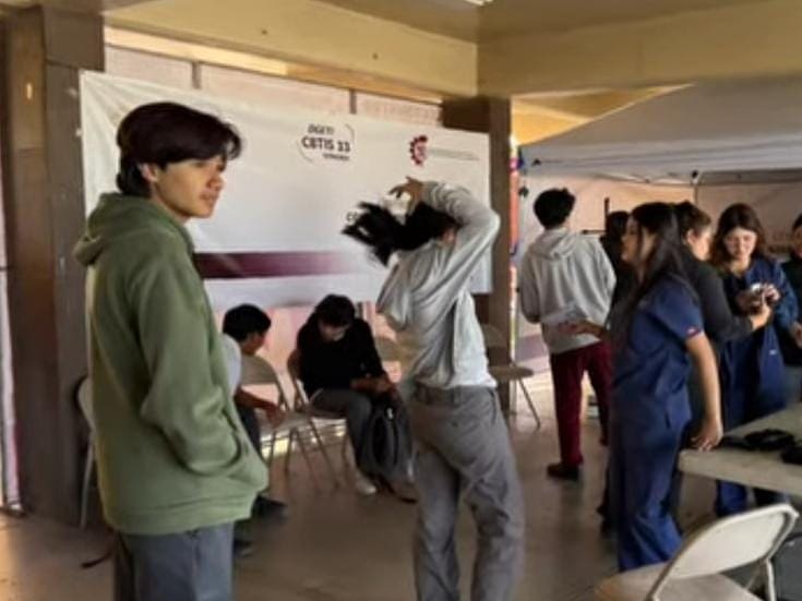 Tiene CBTIS 33 Centro de Salud en SLRC