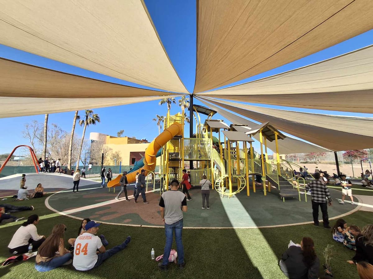 Familias enteras disfrutaron de áreas verdes, juegos infantiles y una zona de food trucks. Foto: Julio A. Clark