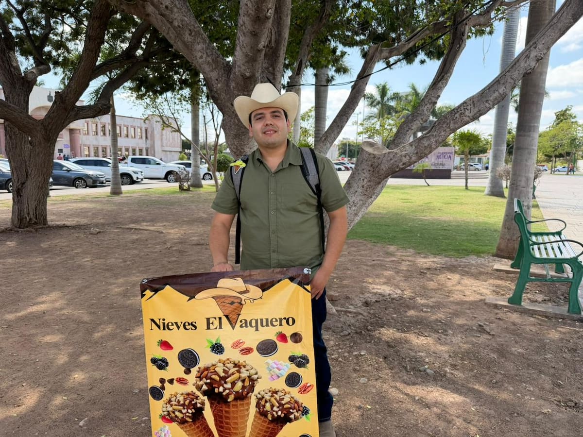 “El Vaquero de las Nieves” construyó su emprendimiento desde cero mientras avanzaba en la universidad, hasta alcanzar su título profesional. | Foto: Mayra Echeverría