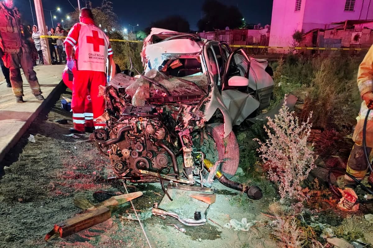Tres muertos y cuatro heridos tras choque de un Infiniti contra poste en Valle de las Misiones