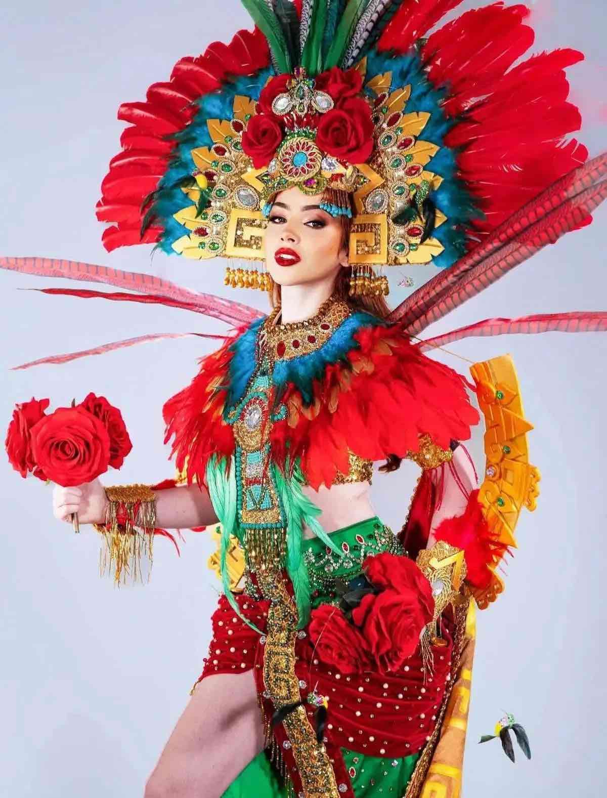 El valor estimado del traje asciende a 150 mil pesos mexicanos, aunque el diseñador resaltó que lo más valioso es el trabajo manual detrás de cada pieza.