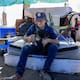 José Nicolás duerme a la intemperie junto a sus dos perros