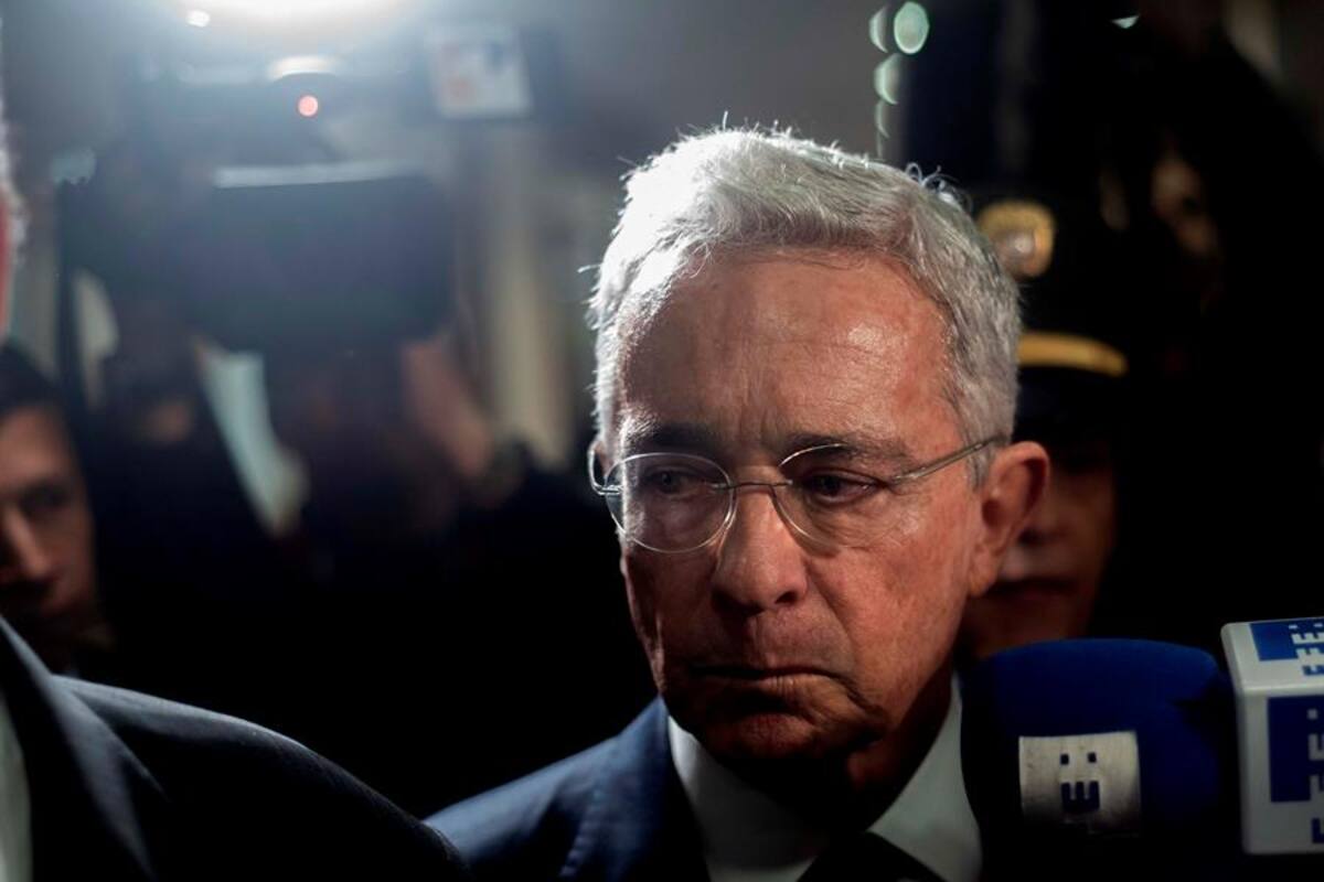 Juez colombiano ordena detención domiciliaria del ex abogado de Álvaro Uribe