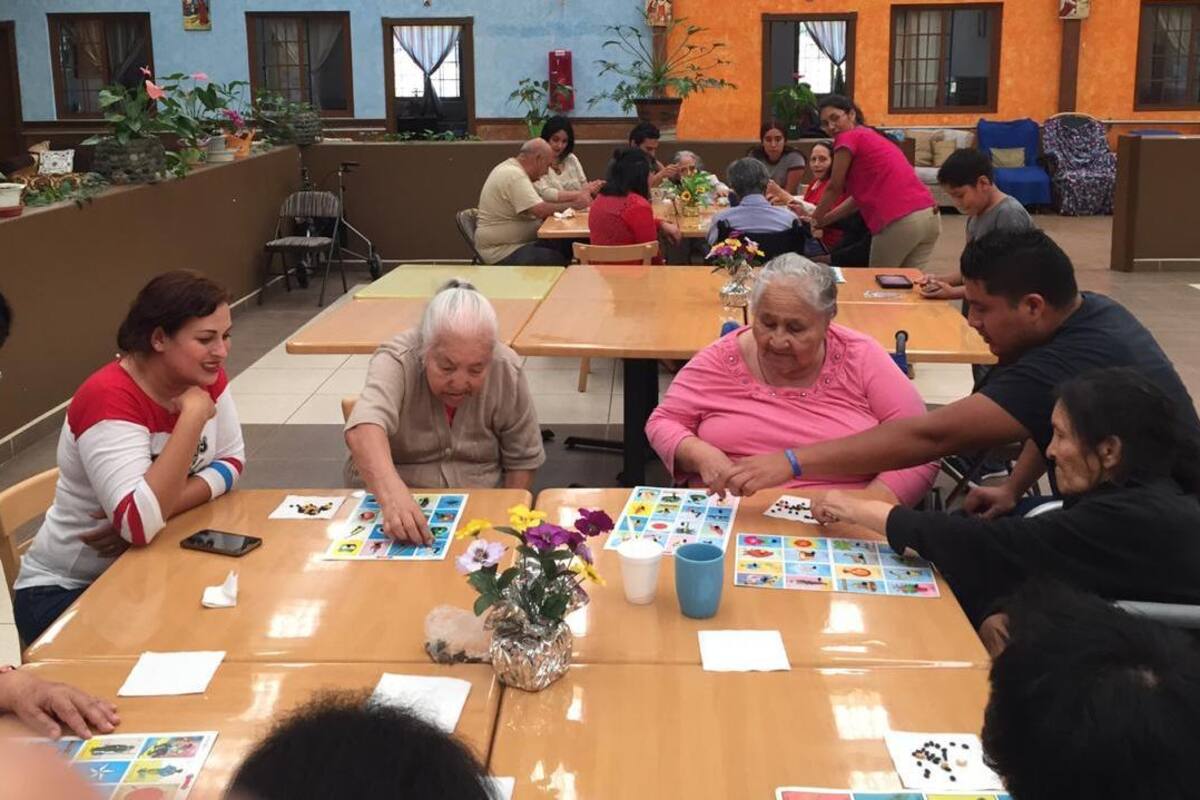Realizan en Unipac campaña de acopio de víveres para adultos mayores