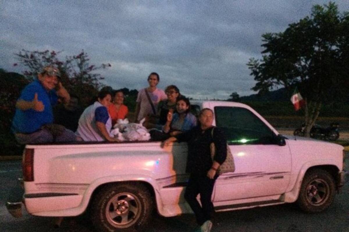 Camioneta de "Las Patronas" es robada en Veracruz