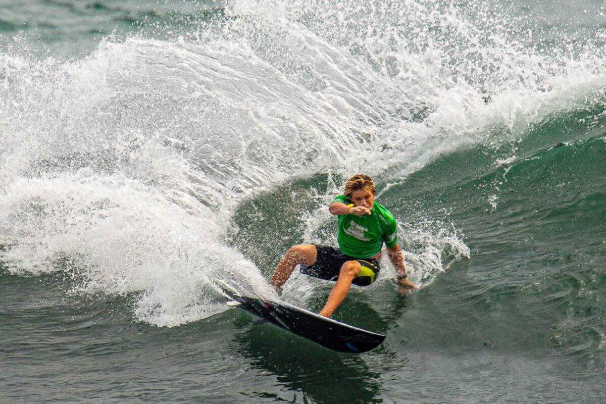 Surfista mexicano se alza con la medalla de plata en el Open de Pismo Beach