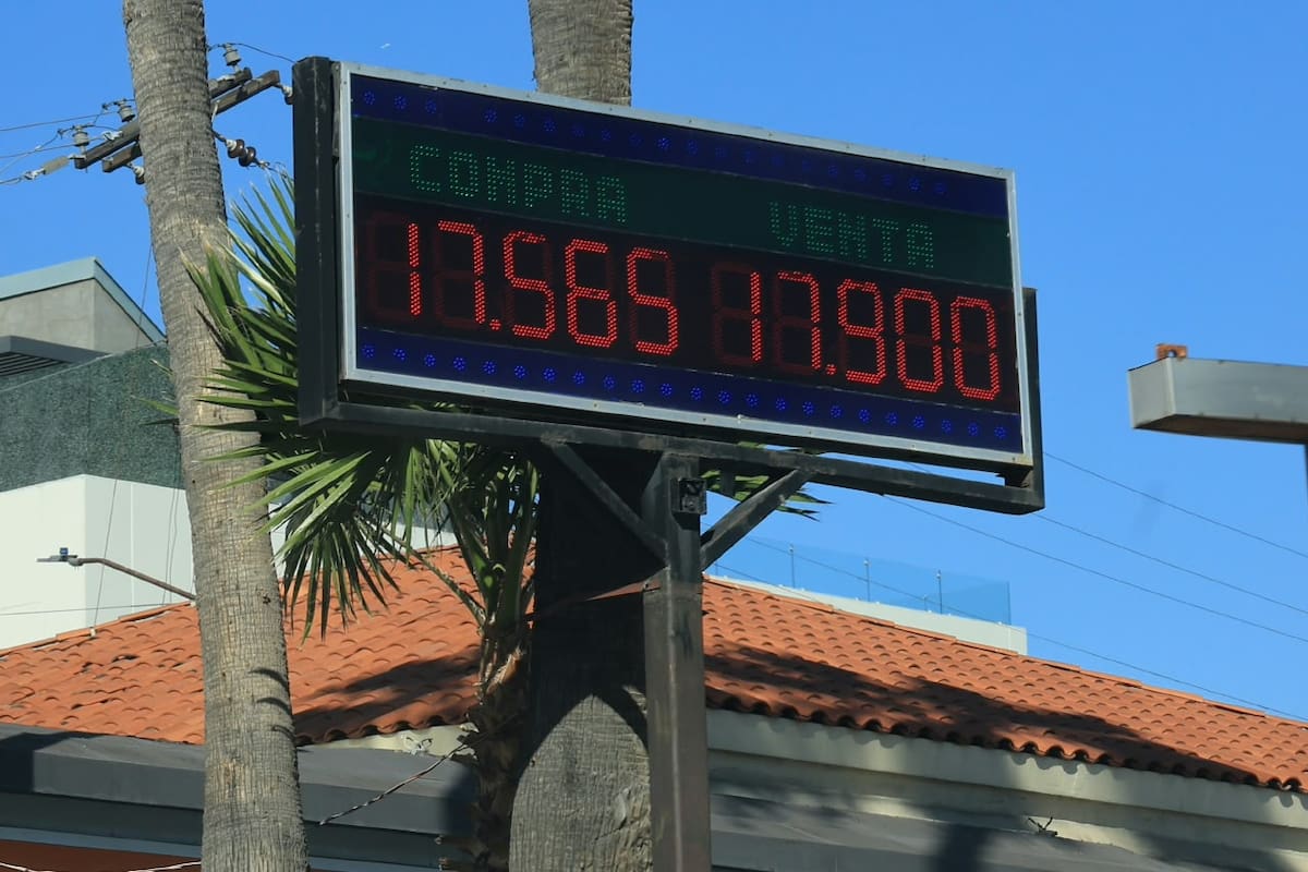 Peso mexicano mantiene estabilidad tras elecciones en Brasil