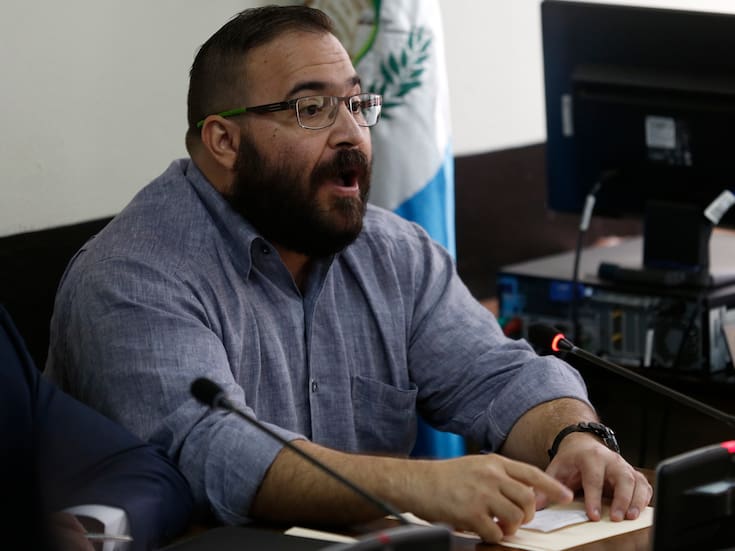 Se aplazó la audiencia de preliberación de Javier Duarte, exgobernador de Veracruz, la FGR se opone por corrupción y daño al erario, mientras la defensa afirma que ha cumplido todos los requisitos para salir