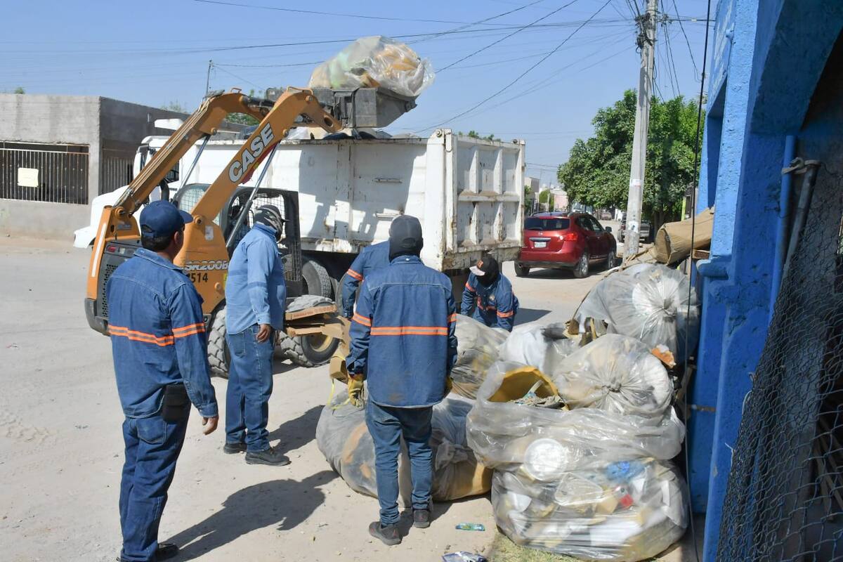 Retiran 60 toneladas de descacharre en tres colonias
