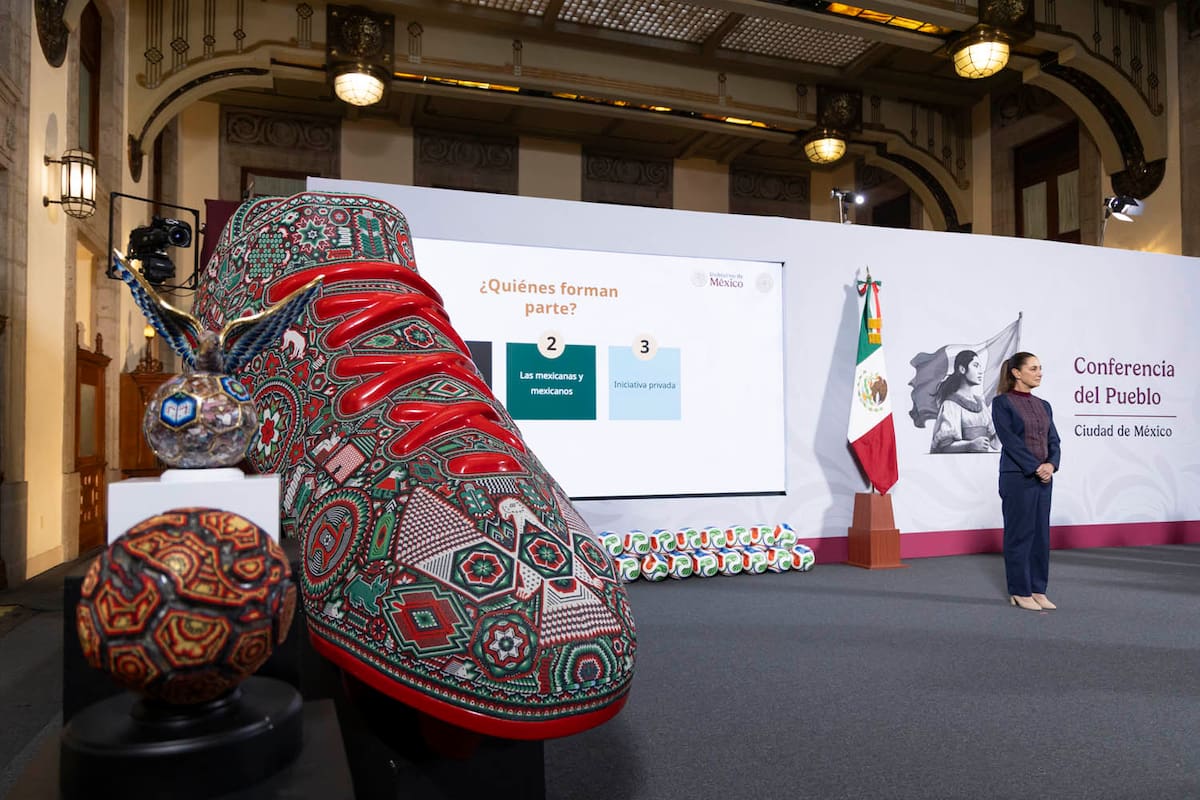 Cuauhtémoc, Ciudad de México. 18 de noviembre 2025. Conferencia de prensa matutina en el salón de la Tesorería de Palacio Nacional. Foto: Juan Carlos Buenrostro/Presidencia