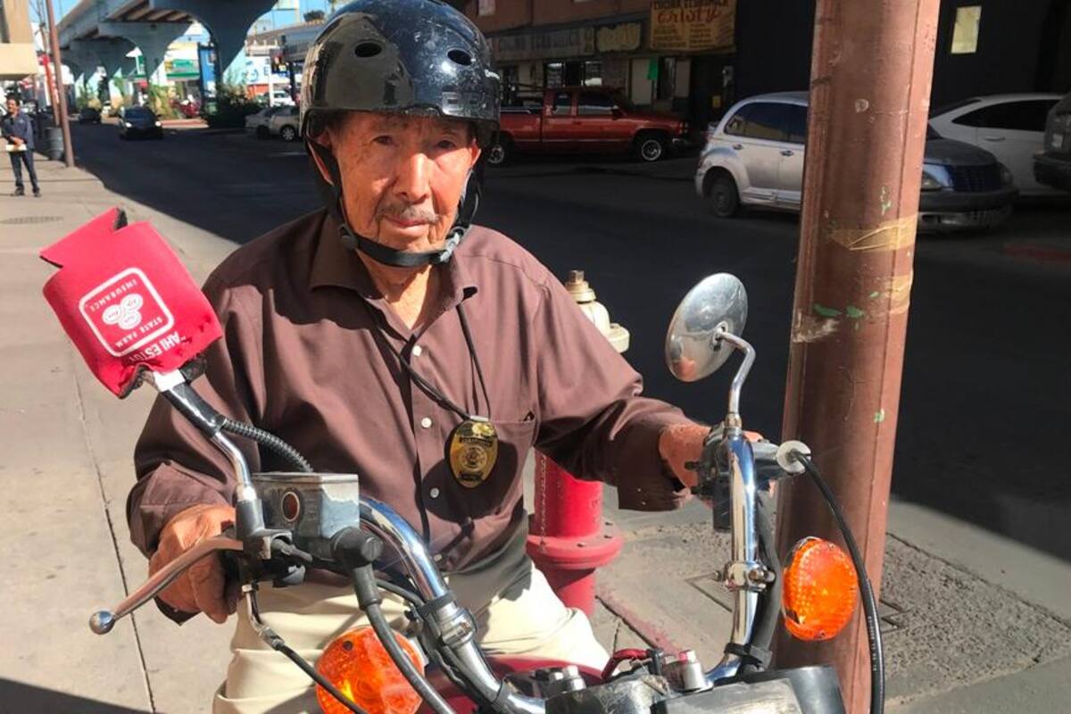 Es el líder moral de los “apagafuegos”, el bombero con más trayectoria en México