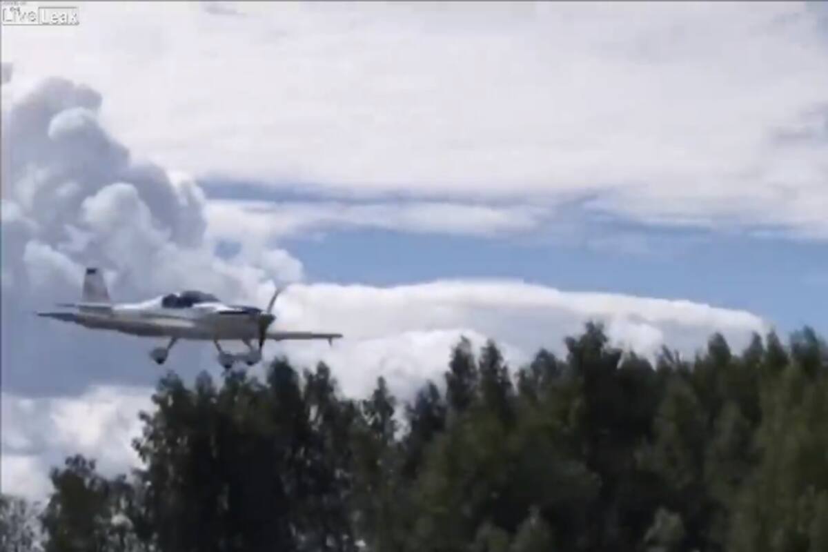 Graban el terrible momento cuando un avión pequeño se estrella matando al piloto