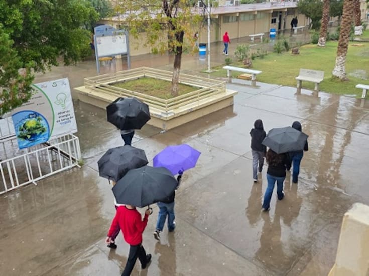 Escuelas dejan a criterio de padres enviar a alumnos por lluvias en Mexicali