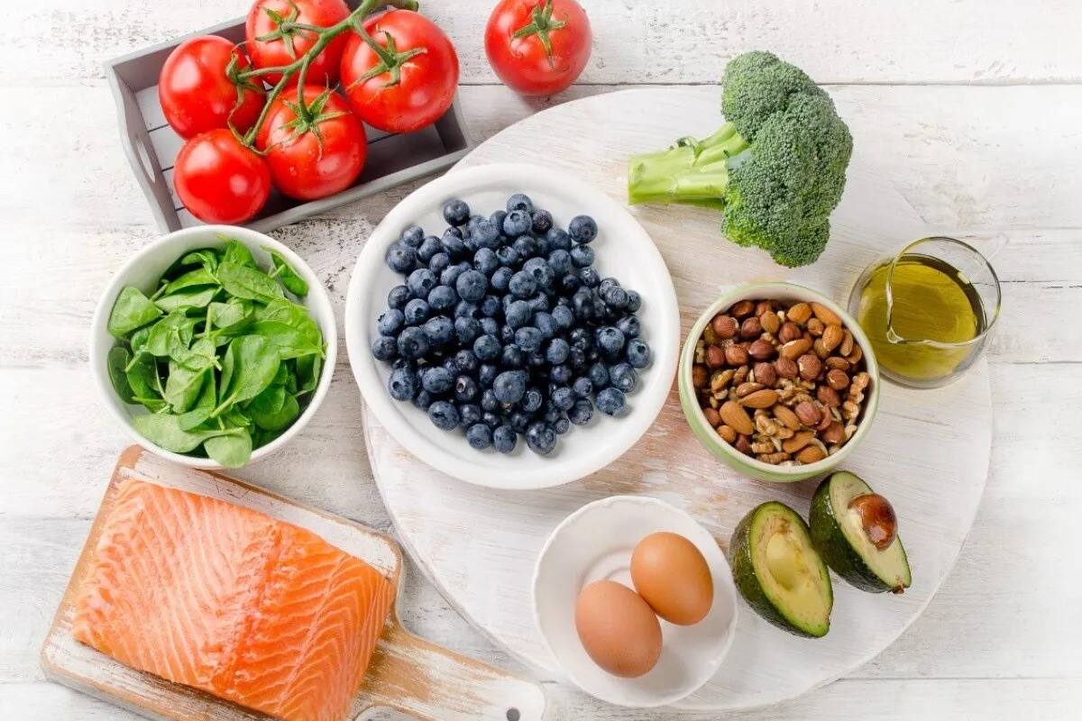 ¡Optimiza tu mente! Descubre los 10 mejores alimentos para beneficiar a tu cerebro