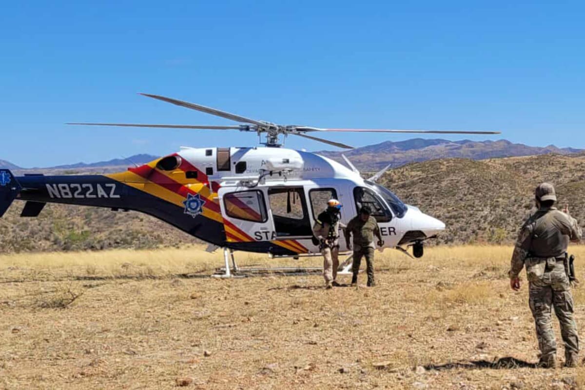 Rescatan en helicóptero a migrantes en Nogales