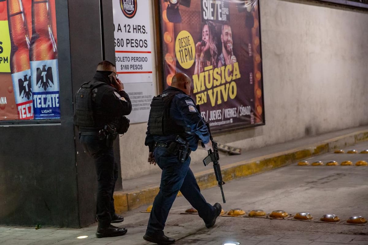 El arma utilizada fue localizada en el estacionamiento tras la huida de los agresores. Foto: Border Zoom