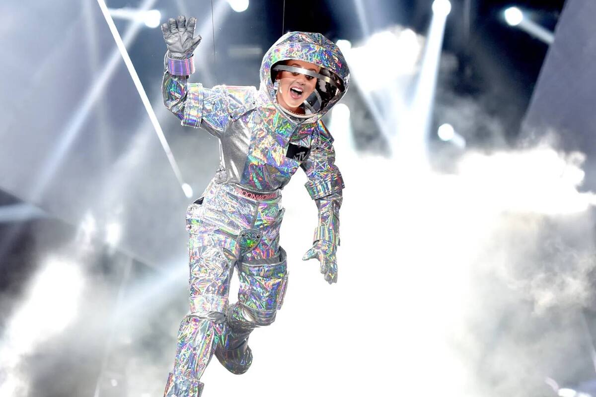 Katy Perry y Gayle King irán al espacio en cohete de Jeff Bezos