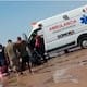 Muere hombre y la marea arrastra vehículos en el Golfo de Santa Clara