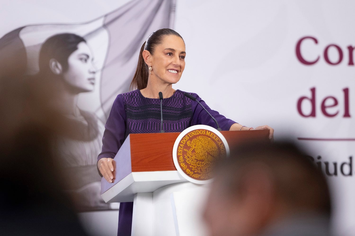 La doctora Claudia Sheinbaum Pardo, presidenta Constitucional de los Estados Unidos Mexicanos en Conferencia de prensa matutina “Conferencia del Pueblo”. | Foto: Gabriel Monroy / Presidencia