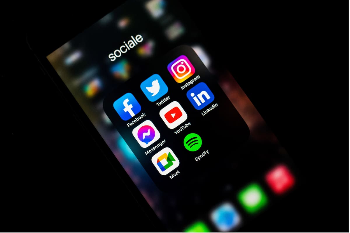 Descubre cómo desactivar tus redes sociales sin eliminar la app o quitar el internet