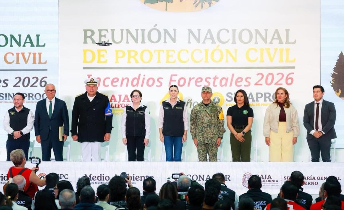 En el acto inaugural se reconoció la labor de las y los combatientes forestales, los municipios, DEFENSA, Marina y Guardia Nacional. Foto: Cortesía