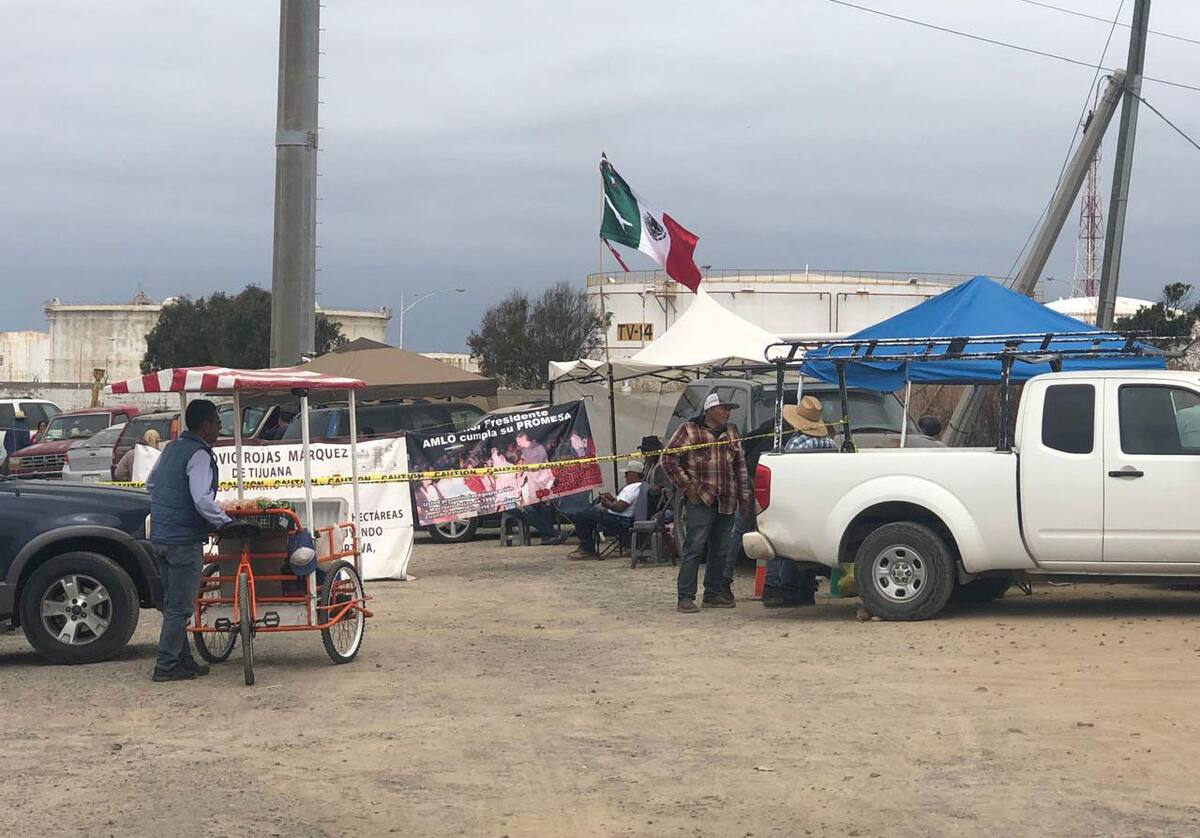 Esta mañana se permitió que varias pipas que se encontraban dentro de la planta de Pemex fueran retiradas.