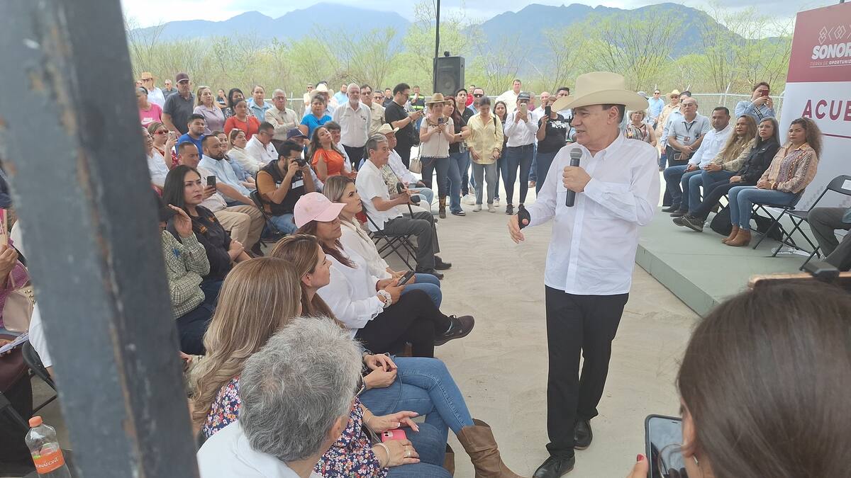 Alfonso Durazo Montaño afirmó durante su gira por Álamos que continuará
en la guberantura y que no se incorporará al gabinete de Claudia Sheinbaum. FOTO: ESPECIAL