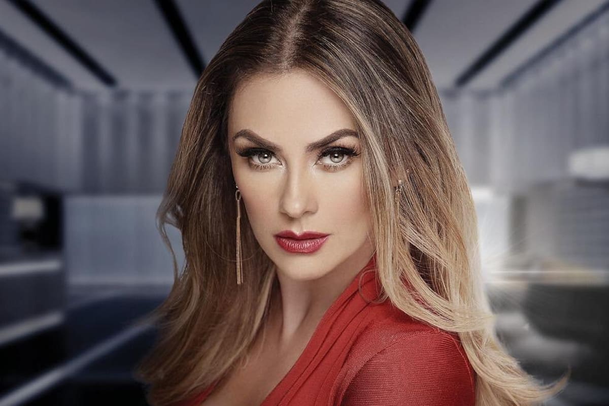 Aracely Arámbula pide que la “agarren” en sensual bikini; ya casi estrena La Doña 2