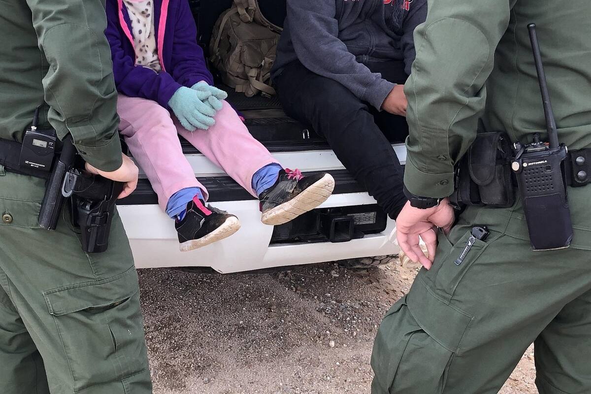 Hallan más de 160 niños migrantes solos en Del Río, Texas en tan solo una semana