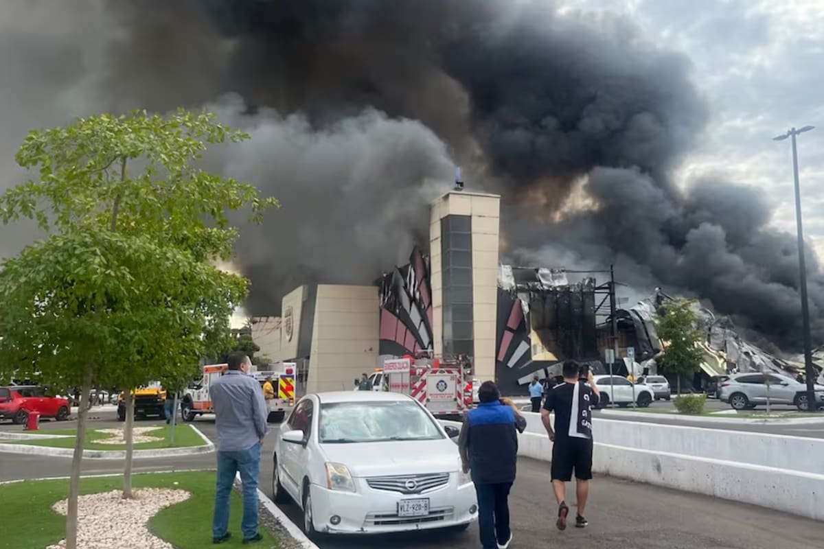 No fue provocado el incendio registrado en plaza comercial en Culiacán, según Fiscalía