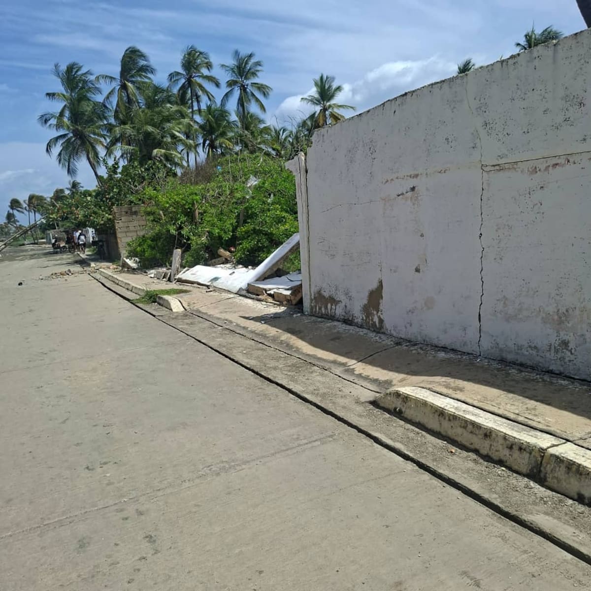 Los dos sismos afectaron algunas calles, casas en la localidad de Boca de Aroa en el estado Falcón. Foto: Yosman Suárez.