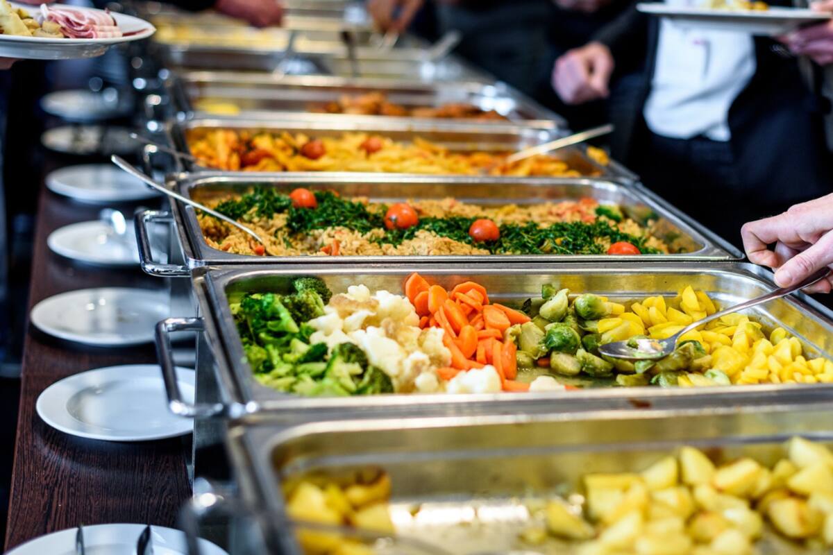 TikTok: Fue a un buffet y le cobraron el doble de su cuenta por “comer demasiado”