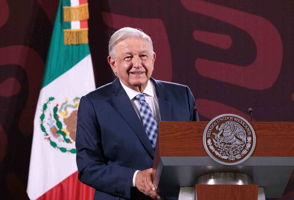 Cuauhtémoc, Ciudad de México, México, 6 de junio de 2024.
Andrés Manuel López Obrador, presidente Constitucional de los Estados Unidos Mexicanos en conferencia de prensa matutina en el Salón Tesorería de Palacio Nacional. Lo acompañan Jorge Alcocer Varela, secretario de Salud; Ariadna Montiel Reyes, secretaria de Bienestar; Zoé Robledo Aburto, director general del Instituto Mexicano del Seguro Social (IMSS) y Víctor Lamoyi Bocanegra, director general del Banco del Bienestar.
Foto: Carlos Ramos Mamahua / Presidencia