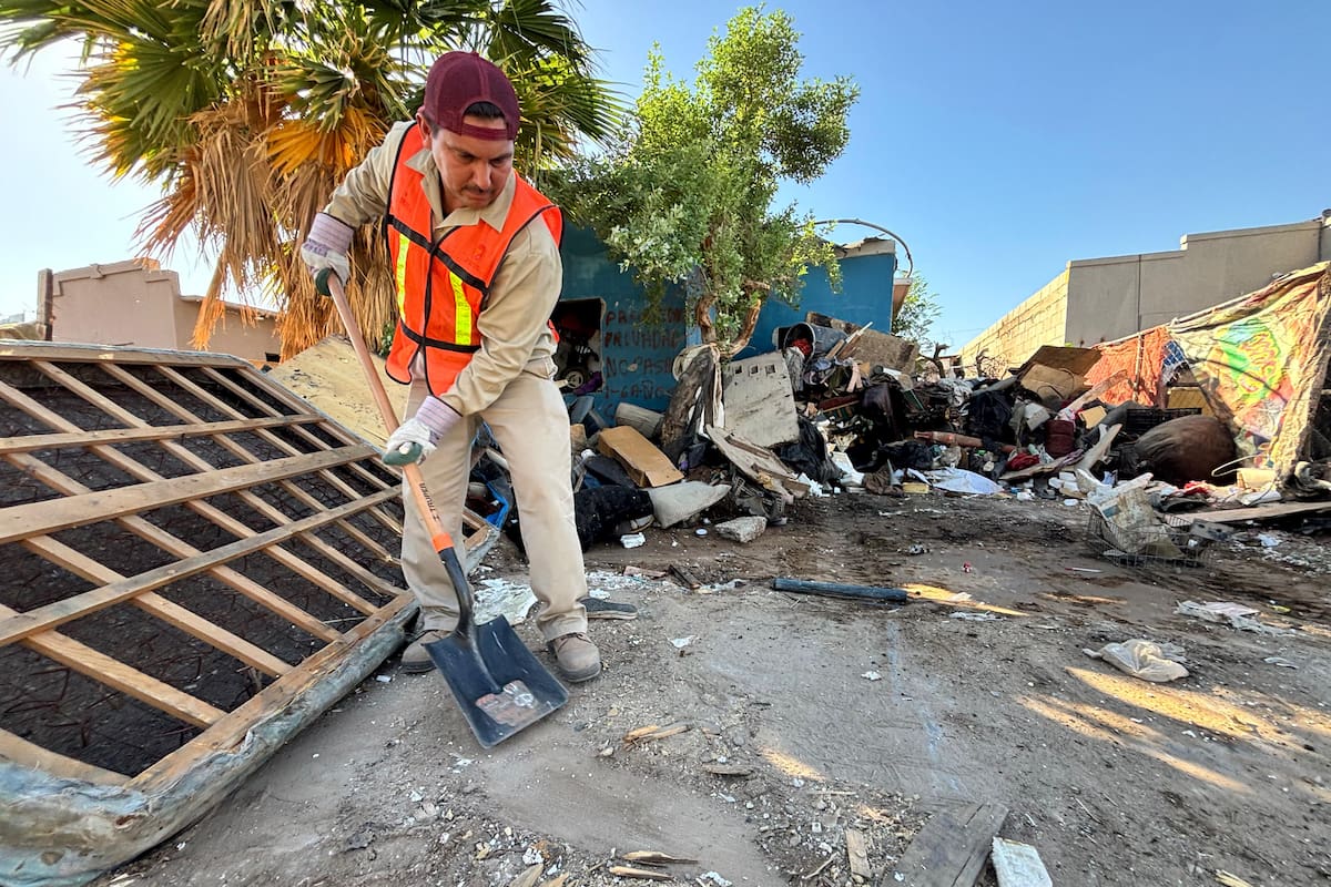 Retiran más de 70 metros cúbicos de basura en vivienda de Casa Digna