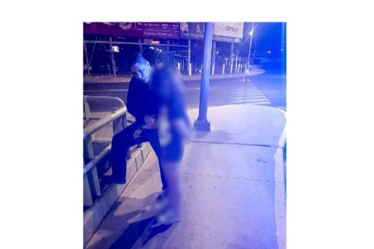 Policias rescatan a joven de la parte alta de puente vial