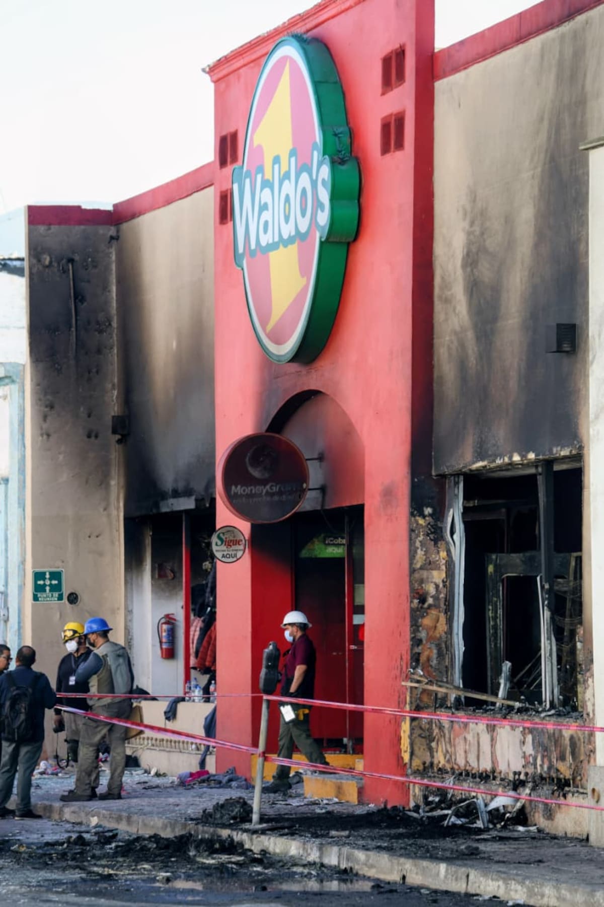 Así luce la tienda Waldo's del centro de Hermosillo tras el incendio que resultó en 23 víctimas mortales y 12 lesionadas. Crédito: Julián Ortega (GH)