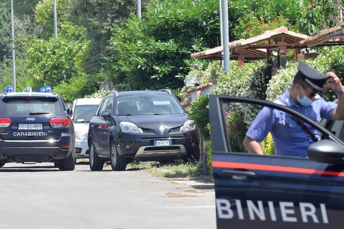 Joven mata a un anciano y dos niños en las afueras de Roma y después se suicida