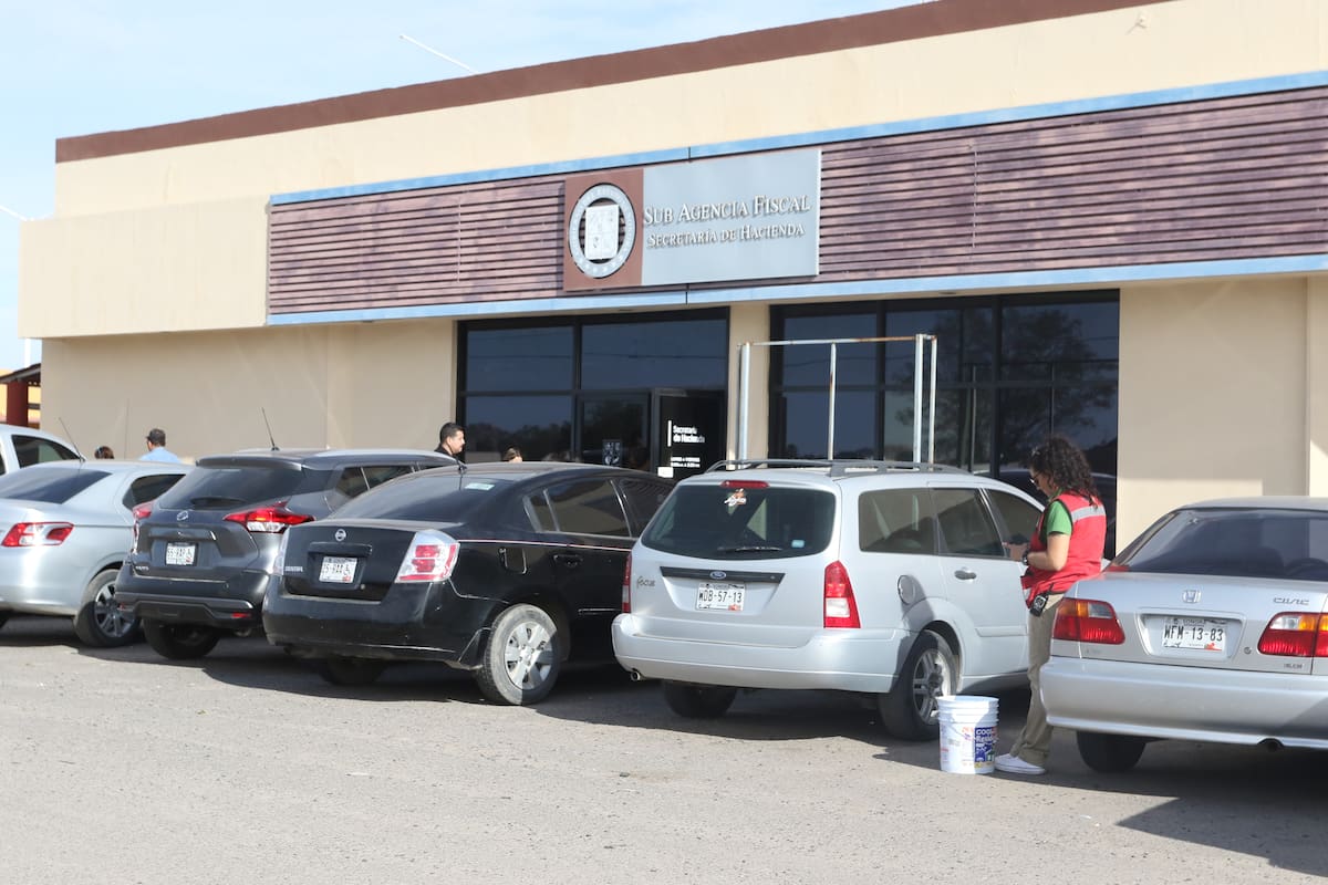 Más de 350 mil contribuyentes podrán regularizar sus adeudos vehiculares con el nuevo estímulo fiscal estatal. FOTO: BANCO DIGITAL