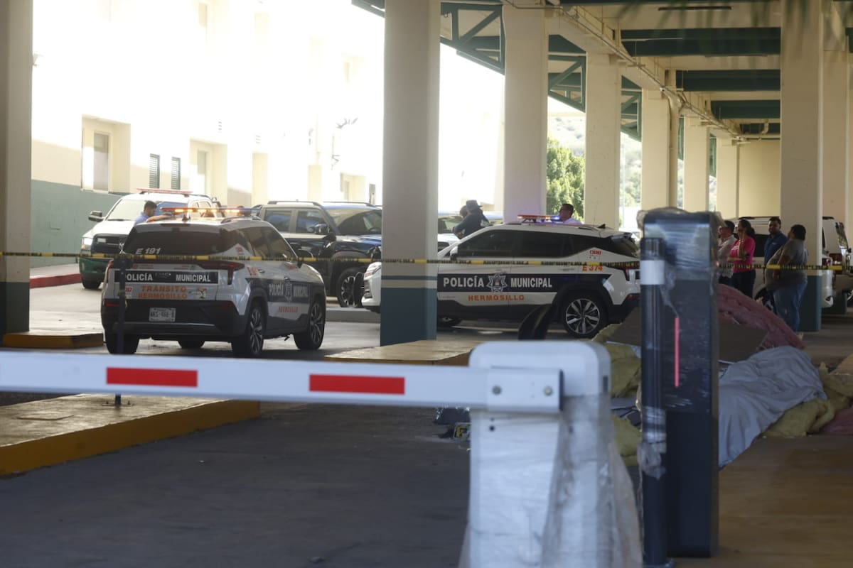 Tras caída de auto, Protección Civil ordena cierre de estacionamiento del Hospital San José