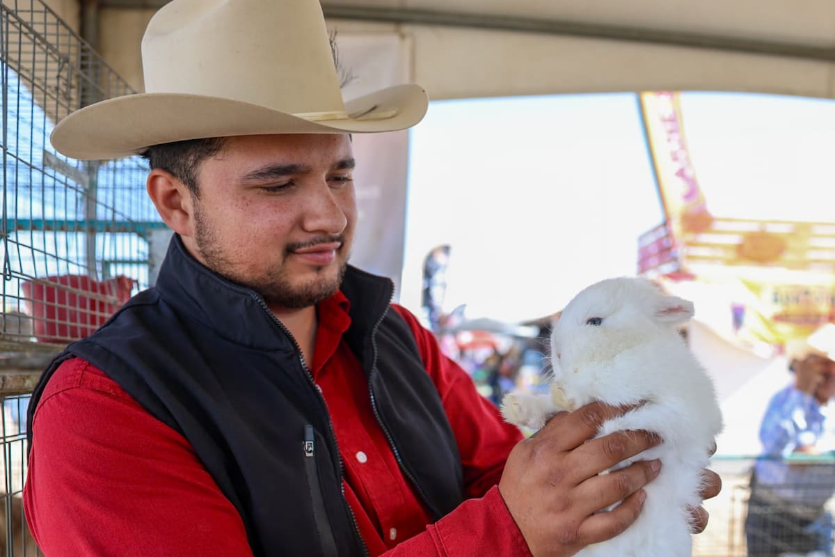 Entre orejas largas y sueños: la historia de la granja Canículo Ortiz