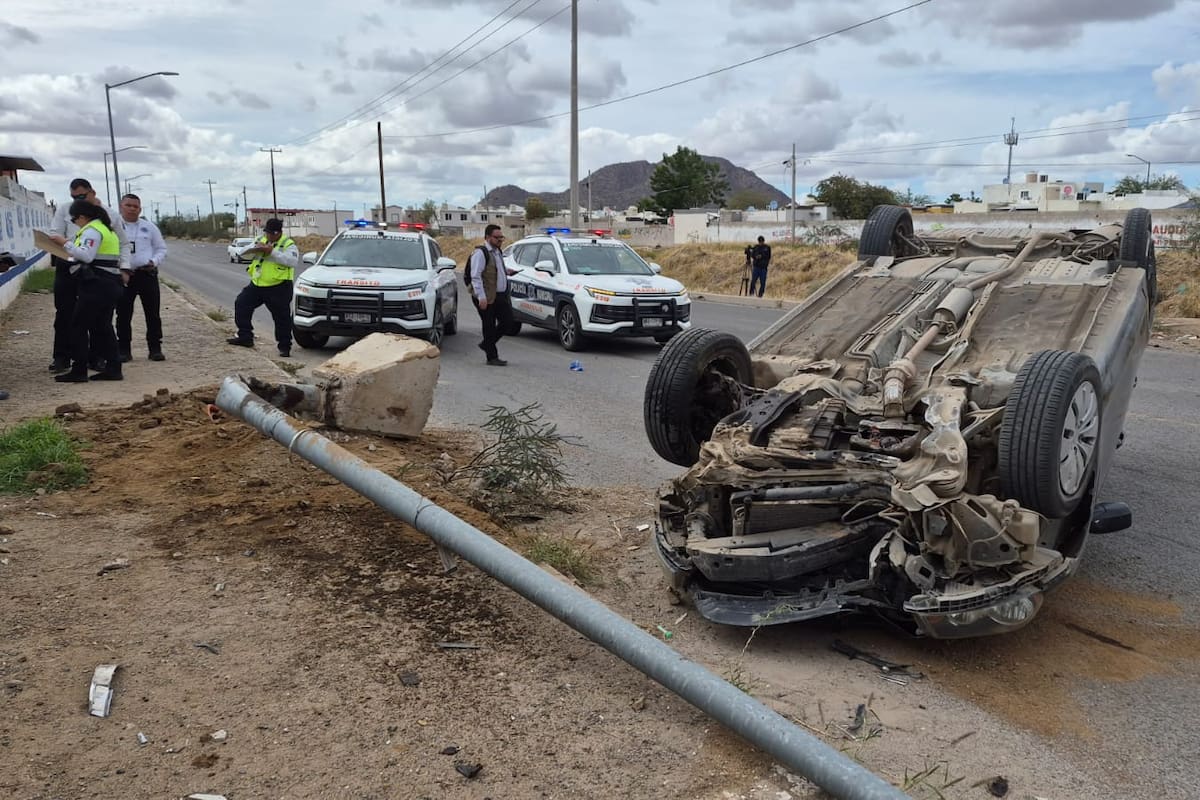 Choque y volcadura movilizan a cuerpos de emergencia al norte de la ciudad