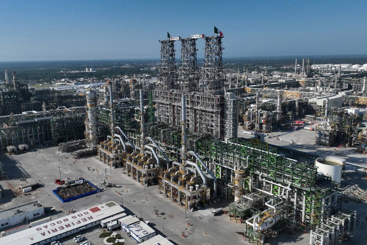 Caen 12 por saqueo de material en la refinería de Dos Bocas; alcanzaron a llenar los vehículos con kilos de fierro antes de ser interceptados por personal naval